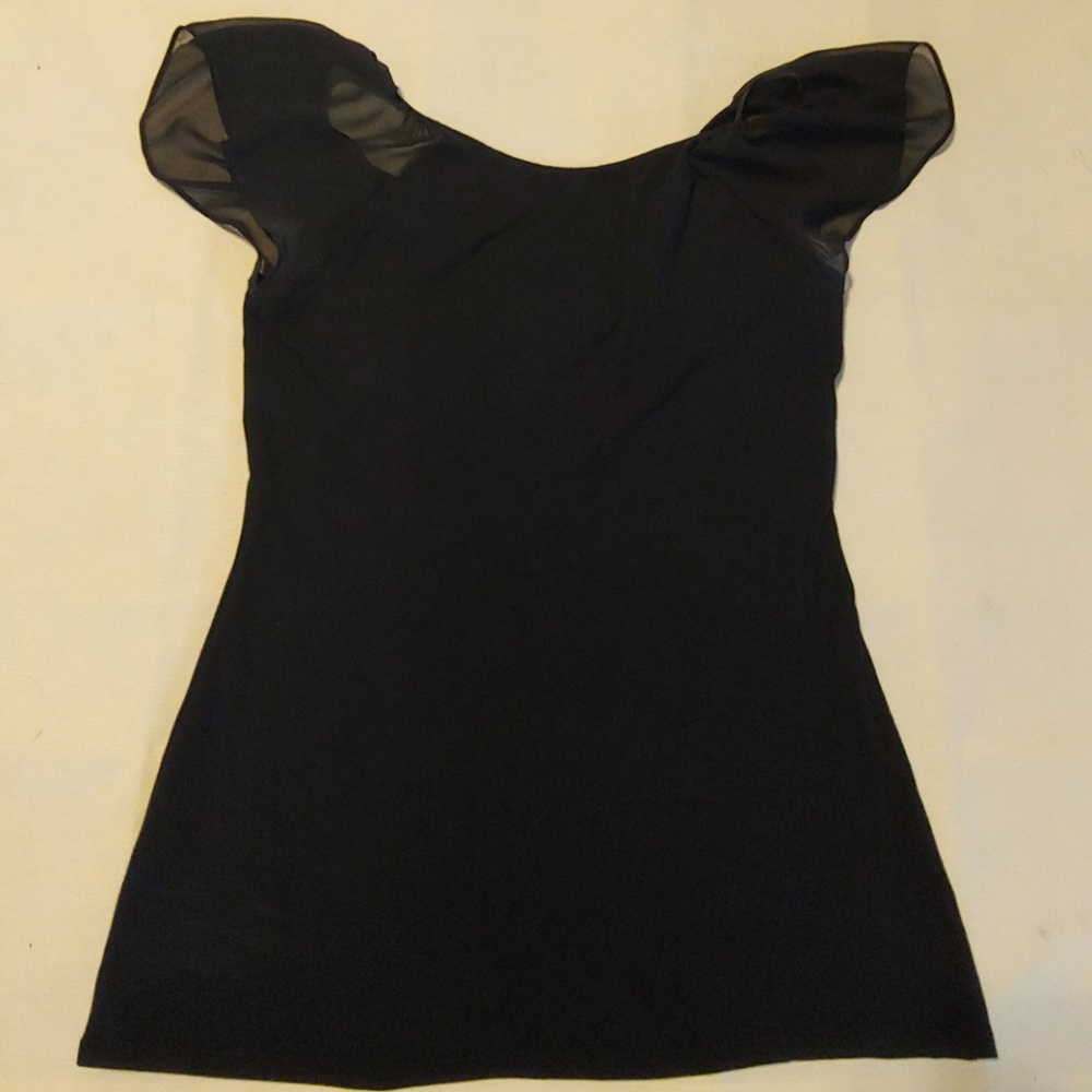 Black short sleeve shirt